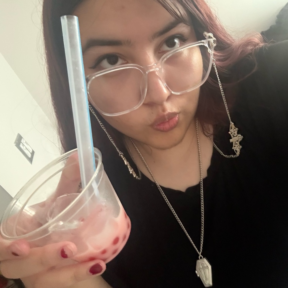 Meet your Posher, Alondra